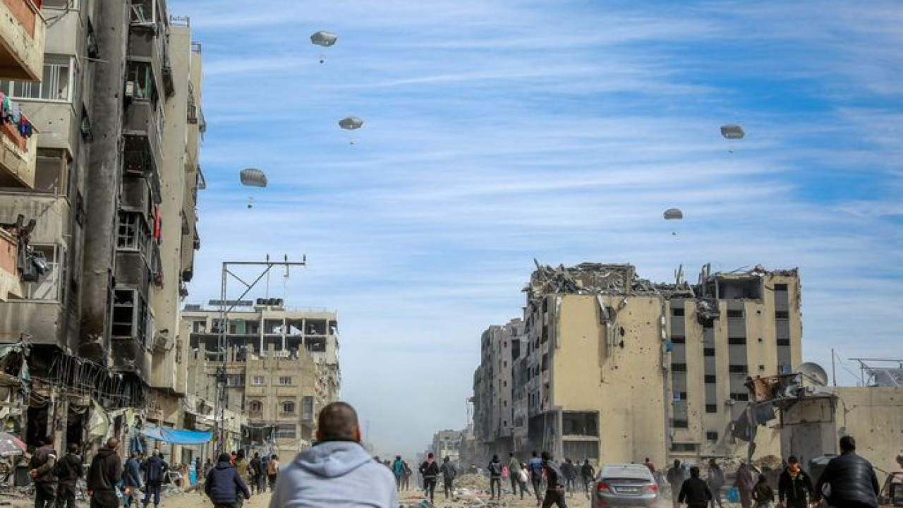 АҚШ алғаш рет Газаға гуманитарлық көмек жіберді