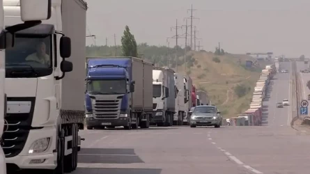 Қазақстан мен Өзбекстан шекарасында ұзын-сонар кептеліс пайда болды