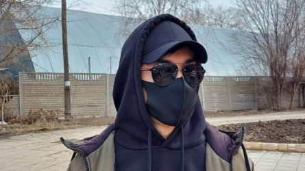 Мұқтаждарға көмектесетін бетперде таққан блогер өзінің қайғылы оқиғасымен бөлісті