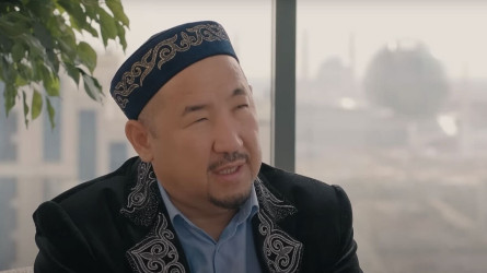 «Тез жеп алайын»: Нұрлан имам сәресіде 5-10 минут кешігіп ауыз бекіту қауіпті екенін айтты