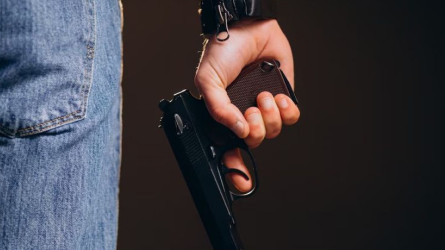 Жол апатынан қаза тапқан жасөспірімнің әкесі жүргізушіні атып кетті