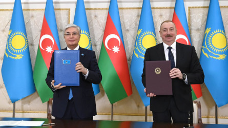Мемлекет басшысы Әзербайжан Президентімен келіссөз жүргізді