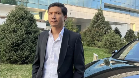 "Апаттан абырой жинамайық": әнші Әбдірайымов су тасқынын әзілге айналдырғандарға ашуланды