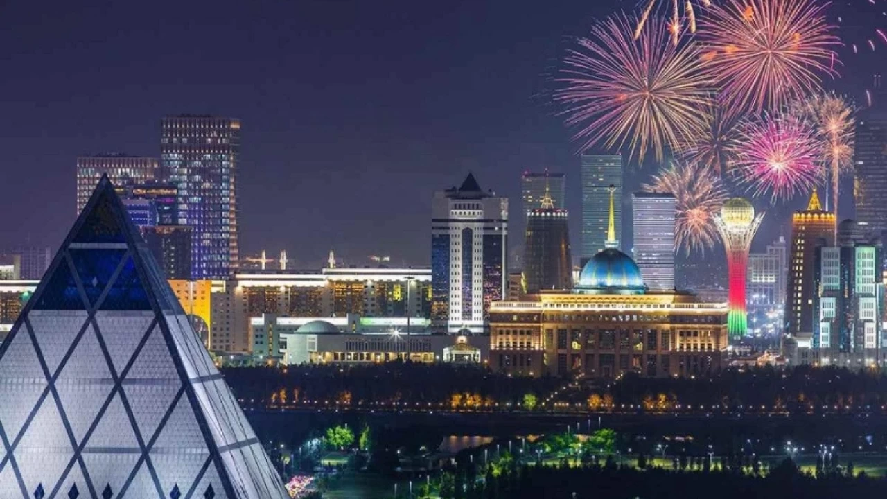 Астанада «Бейбітшілік және келісім сарайы» мен «Бәйтерек» монументі жабылды