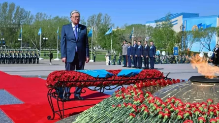 Мемлекет басшысы Қасым-Жомарт Тоқаев қазақстандықтарды Жеңіс күнімен құттықтады