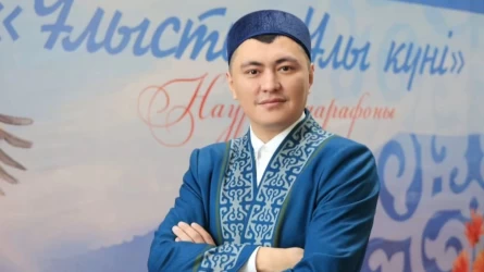 «Адам басына 5000 теңге»: Дәулет Мұқаев туған күнінде әріптестерінің қалай құттықтайтынын айтты