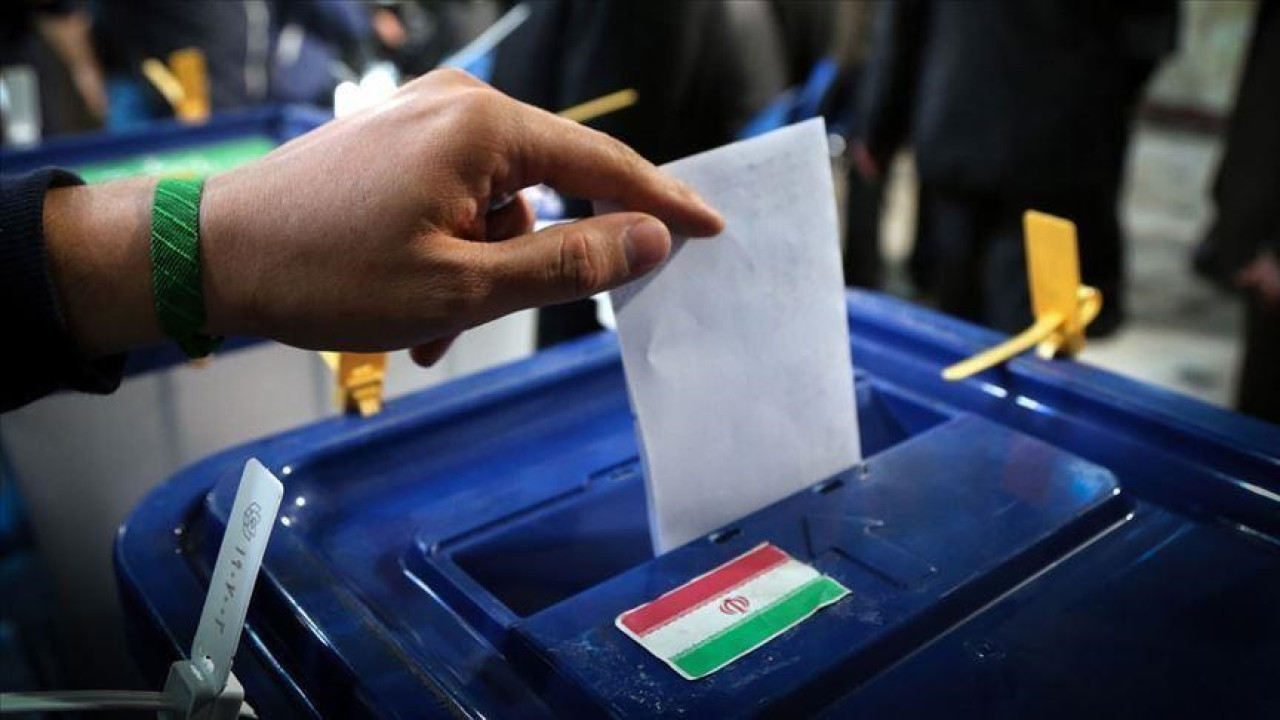 Ирандағы президенттік сайлау: бірде-бір кандидат жеңіске жеткен жоқ