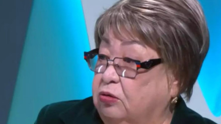 "50 жасында басқа әйелмен көңіл қосты": Белгілі ақын күйеуімен қалай айырылысып кеткенін айтты