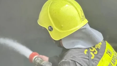 Қарағандыда көпқабатты тұрғын үй өртеніп, 28 адам эвакуацияланды