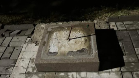 Атырауда қатты жаңбырдан ескерткіш құлап, бүлдіршін көз жұмды