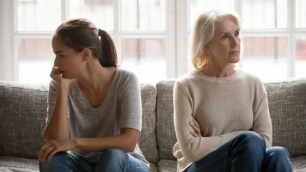 Oral qalasynda balaǵat sózder aıtyp, ózіn qorlaǵany úshіn anasy óz qyzyn sotqa berdі