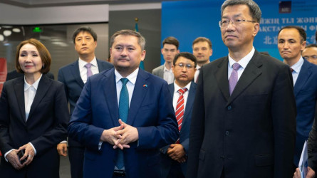 ҚР Ғылым және жоғары білім министрі мен ҚХР Білім министрінің екіжақты кездесуі өтті