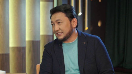 «Áıelderdі qýantqan taǵdyrym bar»: Muhamedjan Tazabek kóp áıel alý men Qańtar oqıǵasyna qatysy týraly