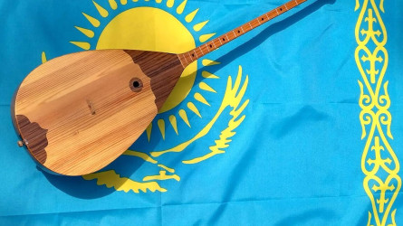 Казахстан отмечает Национальный день домбры