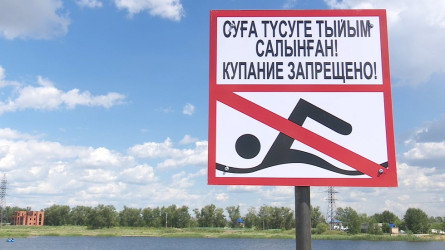 «Oqýshylarǵa shomylmaýdy eskertý kerek»: Qostanaıda muǵalіmdі ózen jaǵasyna májbúrlі túrde kezekshіlіkke turǵyzyp qoıǵan