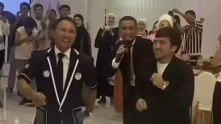«Bárі jarasady»: jelіde Eldos Smetov pen jeke bapkerіnіń bılegen vıdeosy tarady