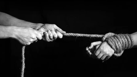 Подозреваемый два года заставлял людей попрошайничать; возбуждено уголовное дело о торговле людьми