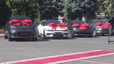 Қырғызстан Олимпиадаға қатысқан барлық спортшысына көлік мінгізді (ВИДЕО)
