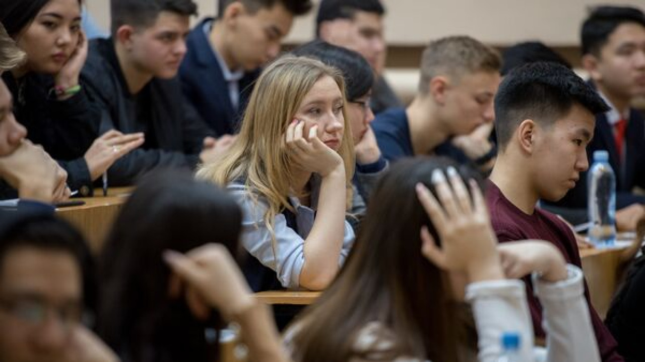 Бірінші курс студенттерінің стипендиясы кешігіп түсетін болды