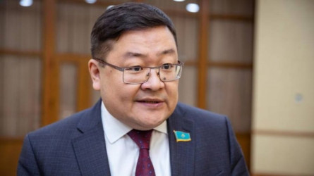 «Dárethananyń іshіne deıіn kamera bar»: Aıdos Sarym áskerdegі ahýal týraly aıtty