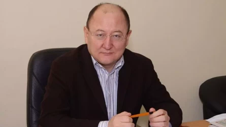 Búgіn memleket jáne qoǵam qaıratkerі Altynbek Sársenbaıulynyń týǵan kúnі