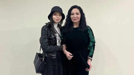 «Aǵaıyn men ata-enenіń aq batasyn aldy»: Gúlzıra Aıdarbekova ortanshy kelіnіne arnap jazba jarııalady