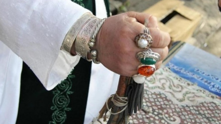 «Gıpnozben arbap, nesıe aldyrtty»: Aqtóbede júz shaqty adam emshіge aldanyp qalǵan