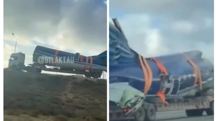 Aqtaýda apatqa ushyraǵan ushaqtyń bólshekterі shyǵarylyp jatyr (VIDEO)