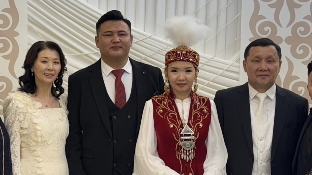 Депутат Абзал Құспан қызын ұзатты. Тойға кімдер келді? (ВИДЕО)