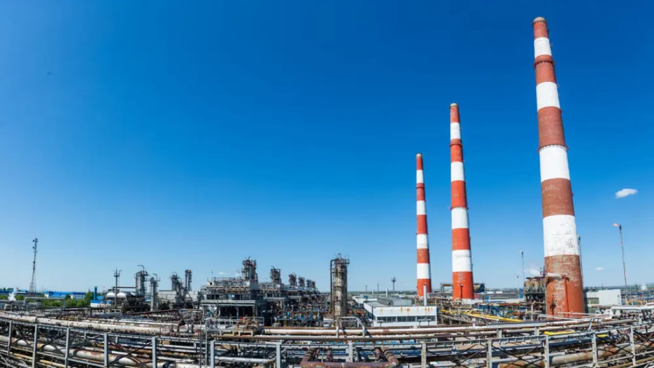 Оренбургский ГПЗ вновь принимает казахстанский газ, добыча на Карачаганаке восстанавливается