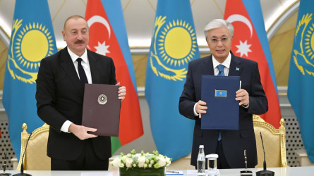 Каспий көпірі: Қазақстан мен Әзербайжан 16 келісіммен байланысын бекемдеді