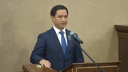 Абуталип Мутали принес присягу в Мажилисе