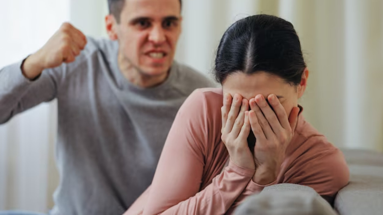 Петропавлдық ер адам әйелін жылдар бойы қорлап, мүгедек етті