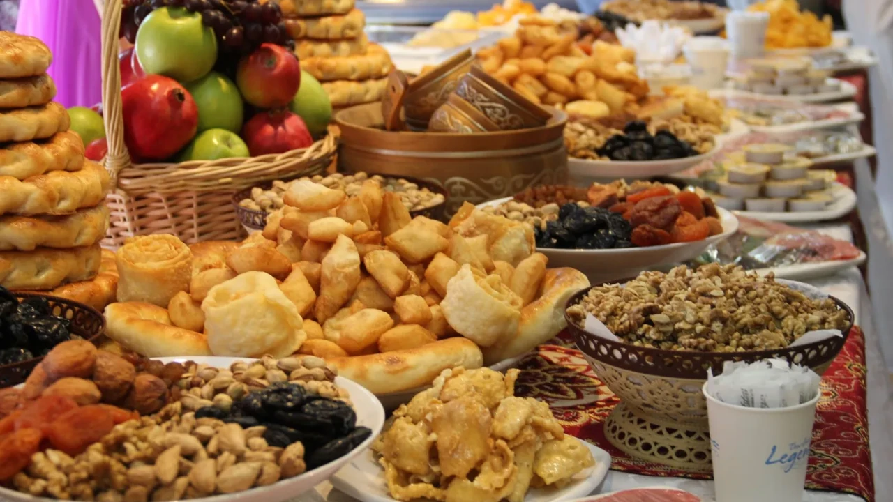 «Торт пен салат қоюға болмайды»: ҚМДБ жаназа мен құдайы асқа арналған жаңа мәзірді бекітті