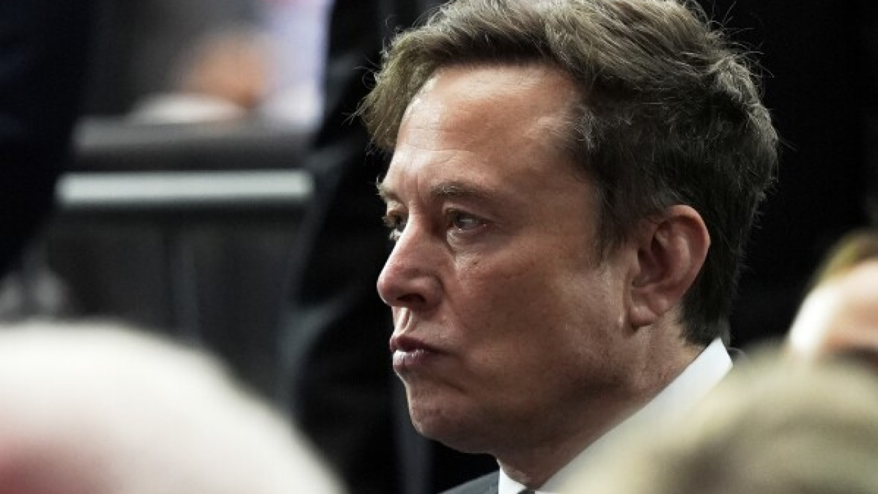 «Tesla» Маскқа триллион доллар сыйақы бермек