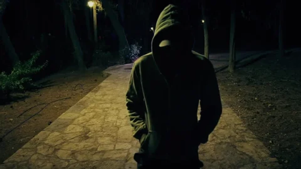 Астанада бетперде киген төрт жігіт жалғыз жүрген азаматқа шабуыл жасаған