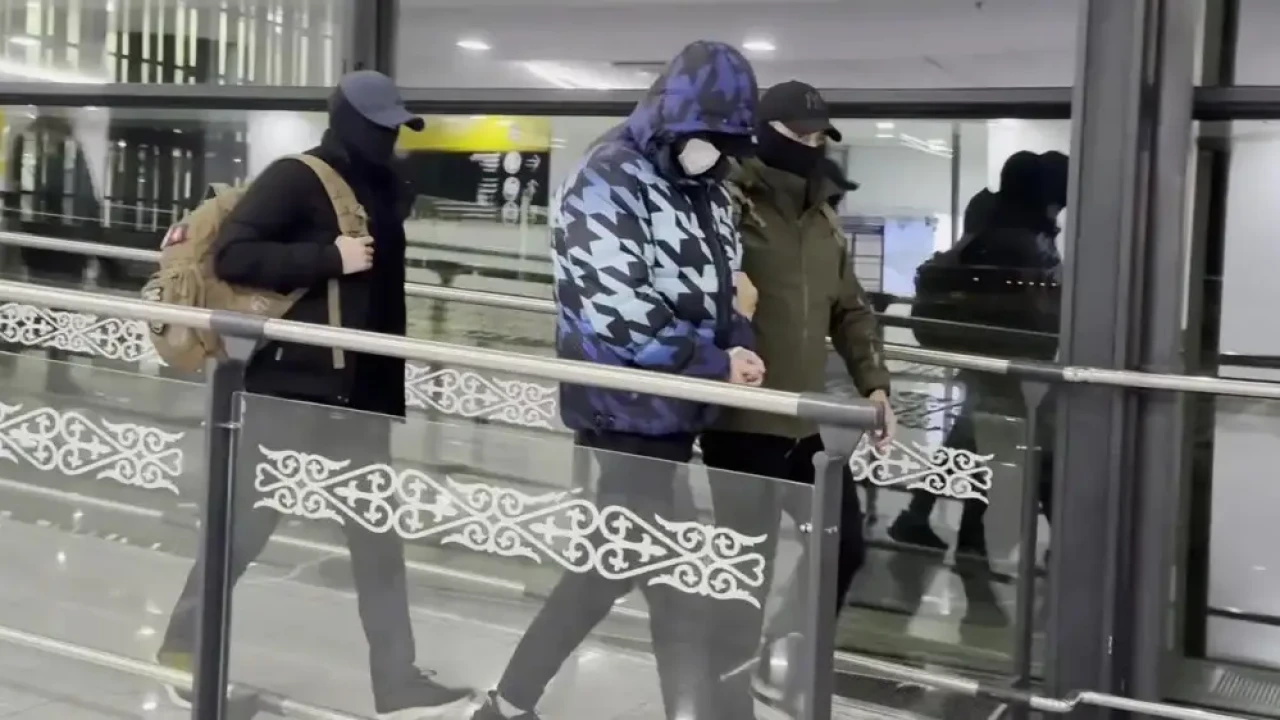 Литва выдала Казахстану подозреваемого в убийстве 17-летней давности