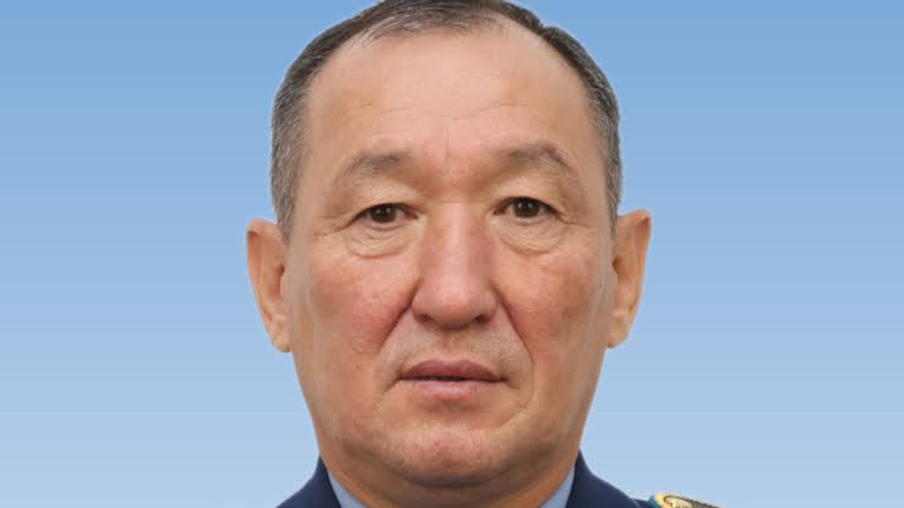 Қорғаныс министрі сарбаздардың өліміне күлкімен жауап берді