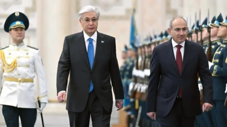 Премьер-министра Армении Никола Пашиняна торжественно встретили в Акорде