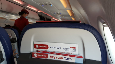 «Өлейін деп жатқан жоқ қой»: Fly Arystan рейсінде жолаушыдан тоқтаусыз қан кеткен