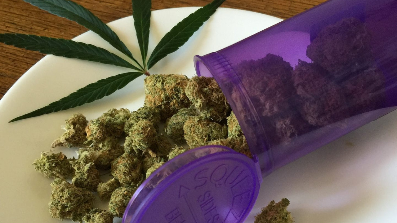 Астанада есірткіні «дәмдеуіш» деп сылтауратқан аспаз ұсталды