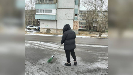 Екібастұздағы кафеде екі қыз төбелесіп, біреуі сотталды