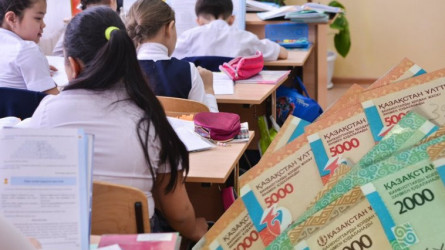 В Акмолинской области педагогам полностью выплатили задолженность по зарплате