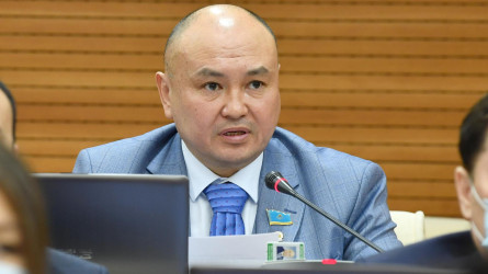 Депутат руға бөліну мәселесін сынға алды