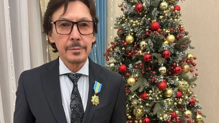 Жан Байжанбаев получил государственную награду за выдающиеся заслуги