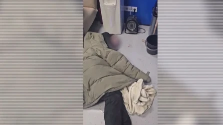 Алматы көшесінде тоңып жатқан ер адам ажалдан аман қалды (ВИДЕО)