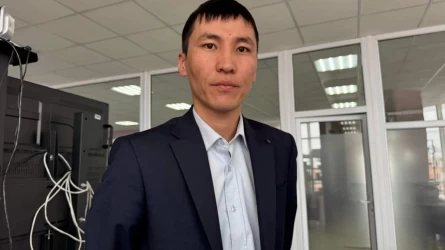 Ақтөбедегі ауыл тұрғындары жаңа әкімнің телефон ұрлағанын айтып, орнын босатуды талап етті