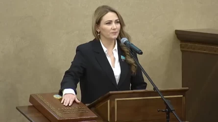 В мажилисе новый депутат