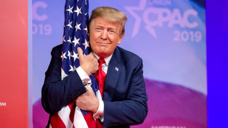 Трамп вводит "золотые карты" для переезда в США