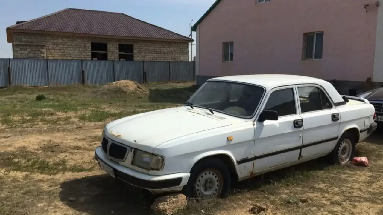 Атырауда бард Табылды Досымовтың ескі «Волгасы» реставрациядан өткізіледі